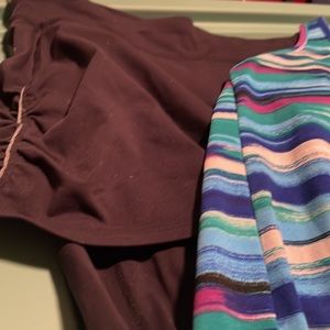 Athleta yoga shirt with skirted capris